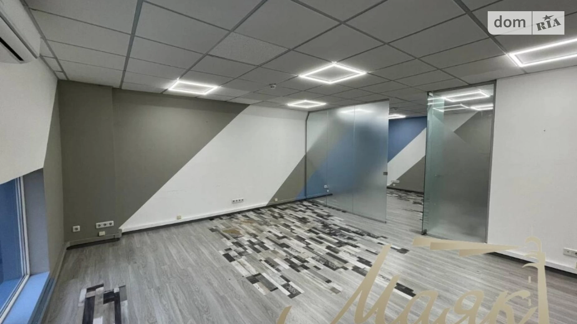 Сдается в аренду офис 150 кв. м в бизнес-центре, цена: 1200 $ - фото 5