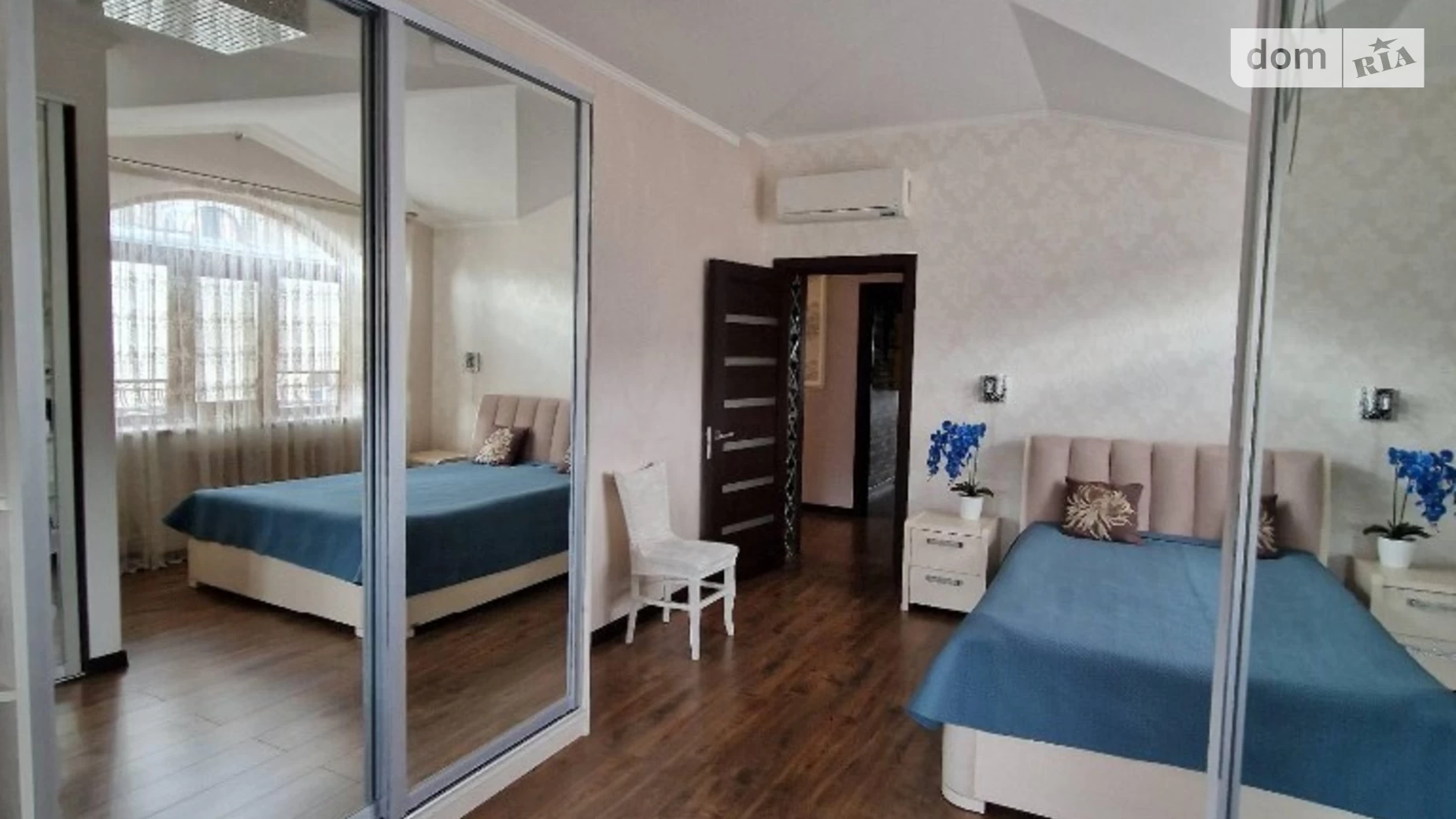 Продается 4-комнатная квартира 160 кв. м в Николаеве, ул. Соборная