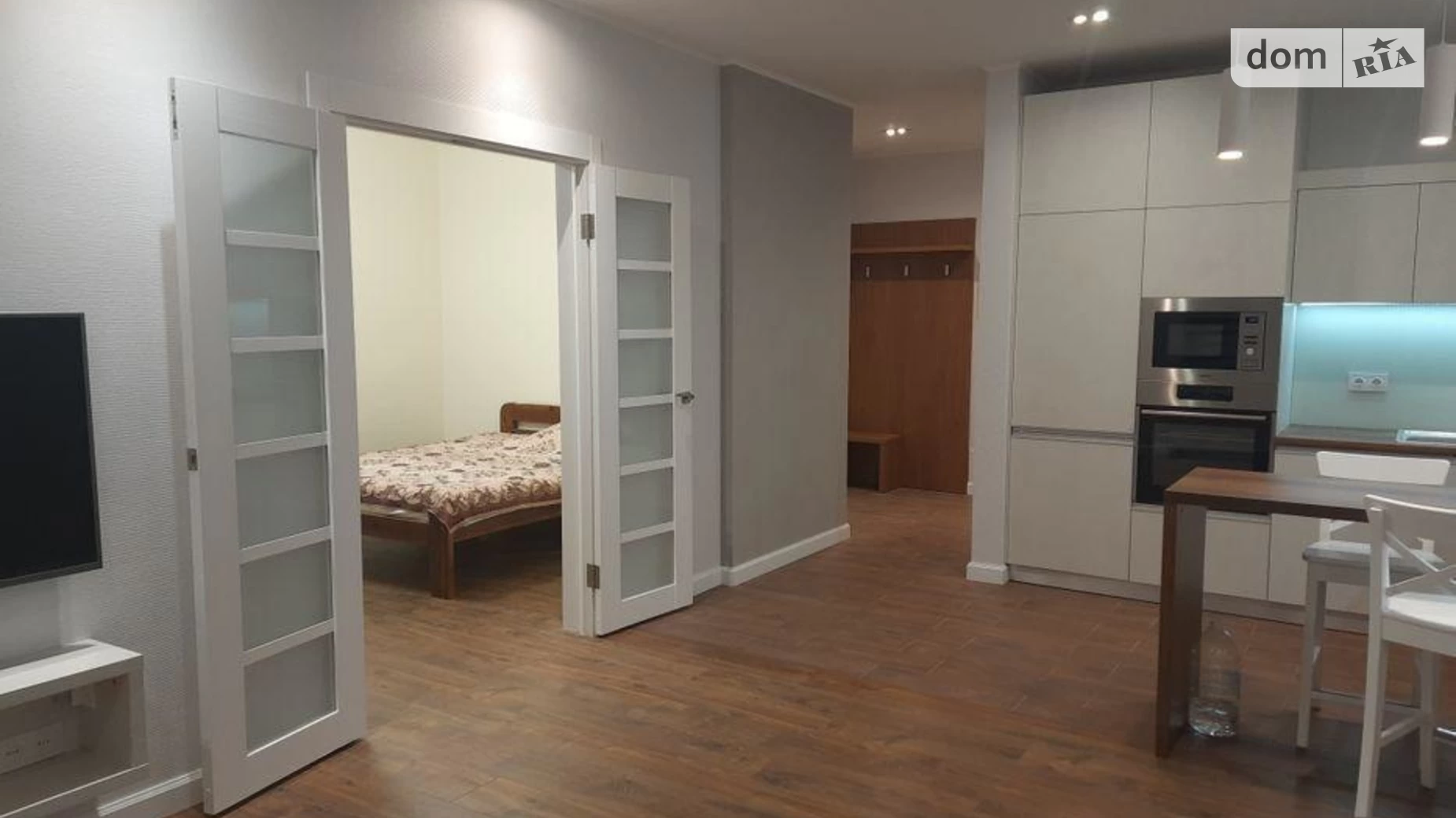 Продается 1-комнатная квартира 54 кв. м в Киеве, ул. Михаила Максимовича, 3Д
