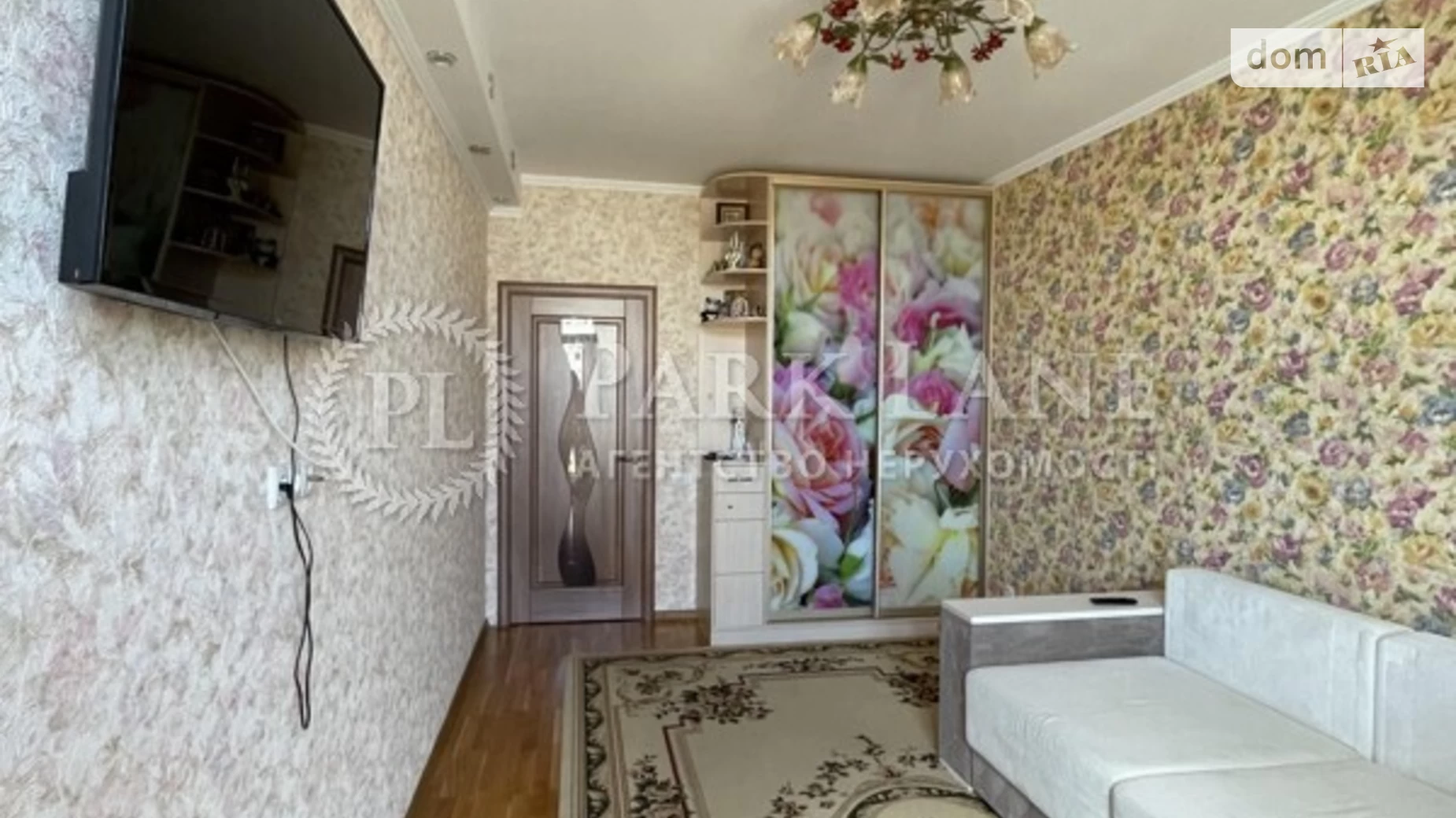 Продається 2-кімнатна квартира 61 кв. м у Києві, вул. Регенераторна, 4 корпус 2