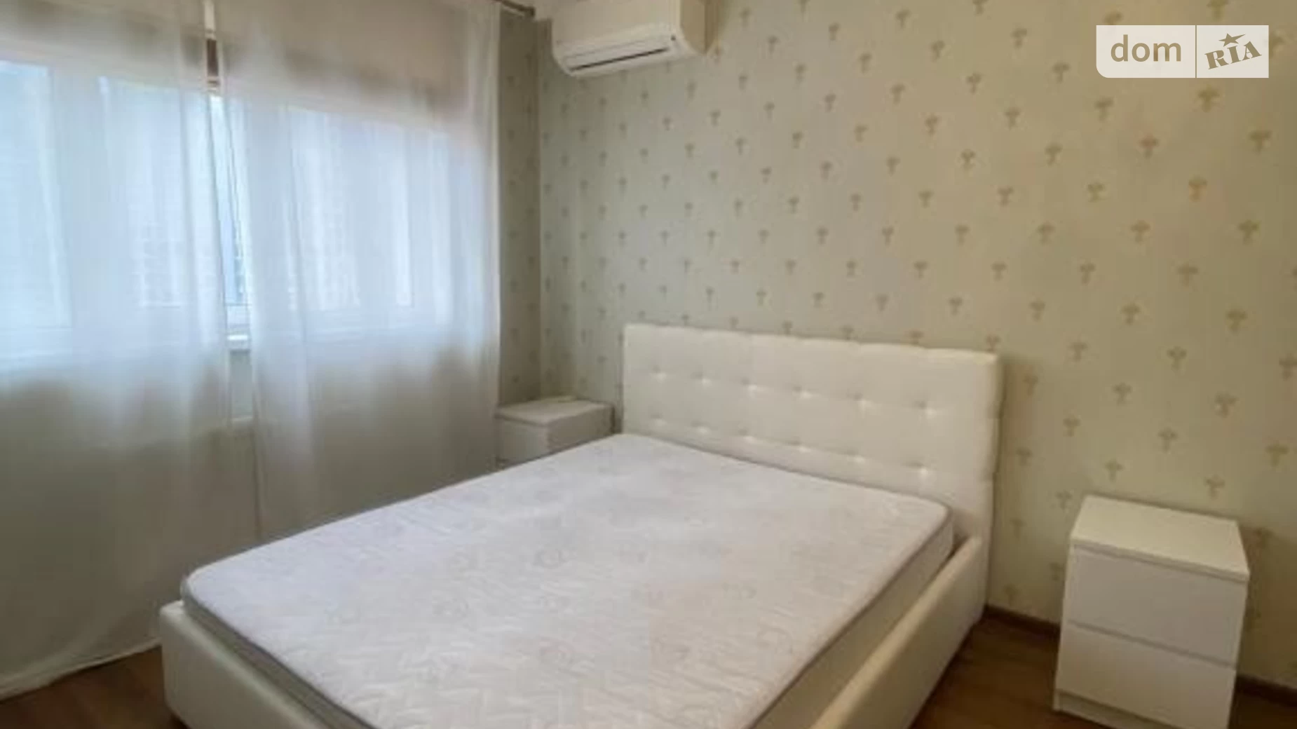 Продается 1-комнатная квартира 48 кв. м в Киеве, ул. Демеевская, 14