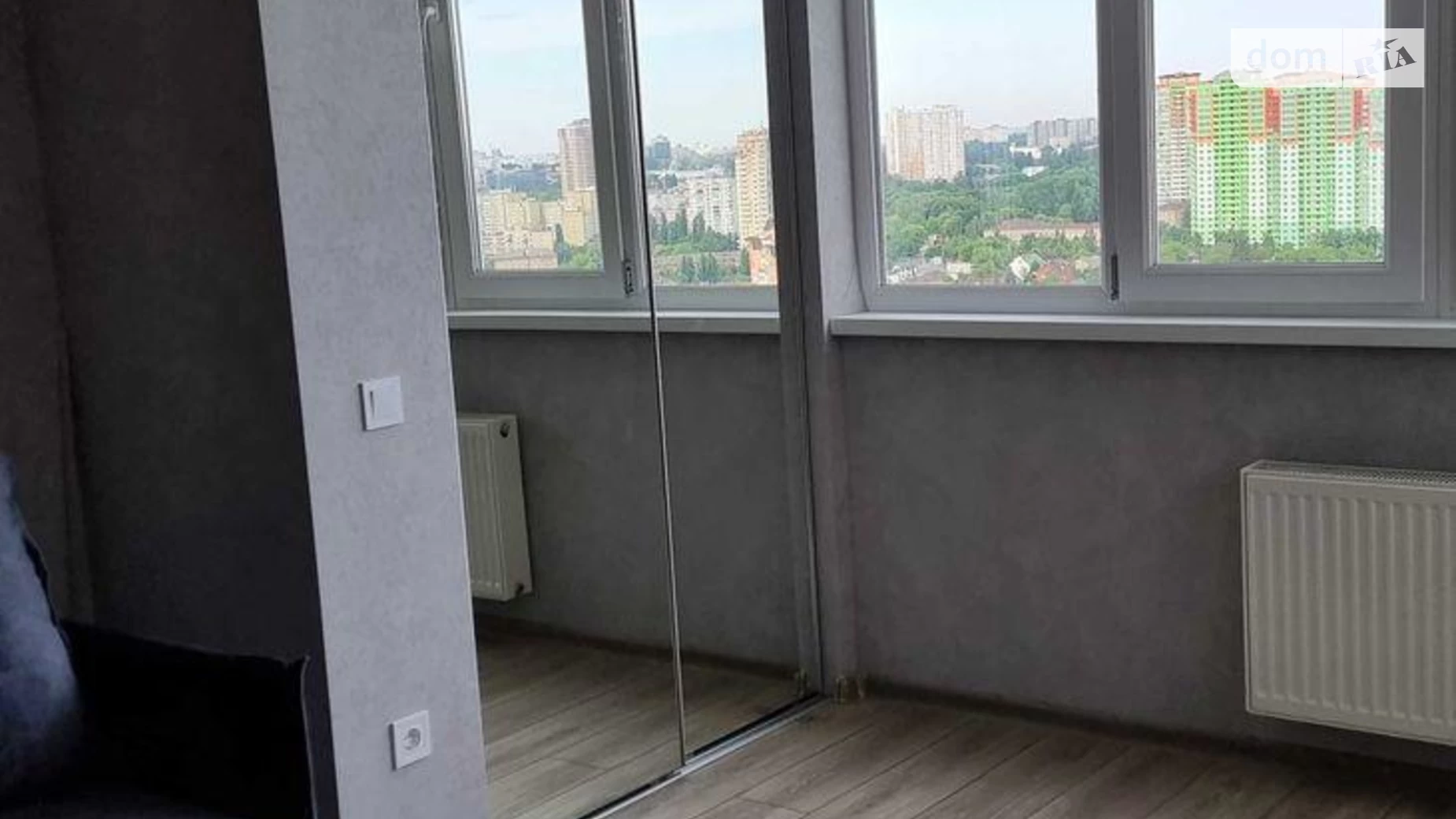 Продается 1-комнатная квартира 27 кв. м в Киеве, ул. Полевая, 73