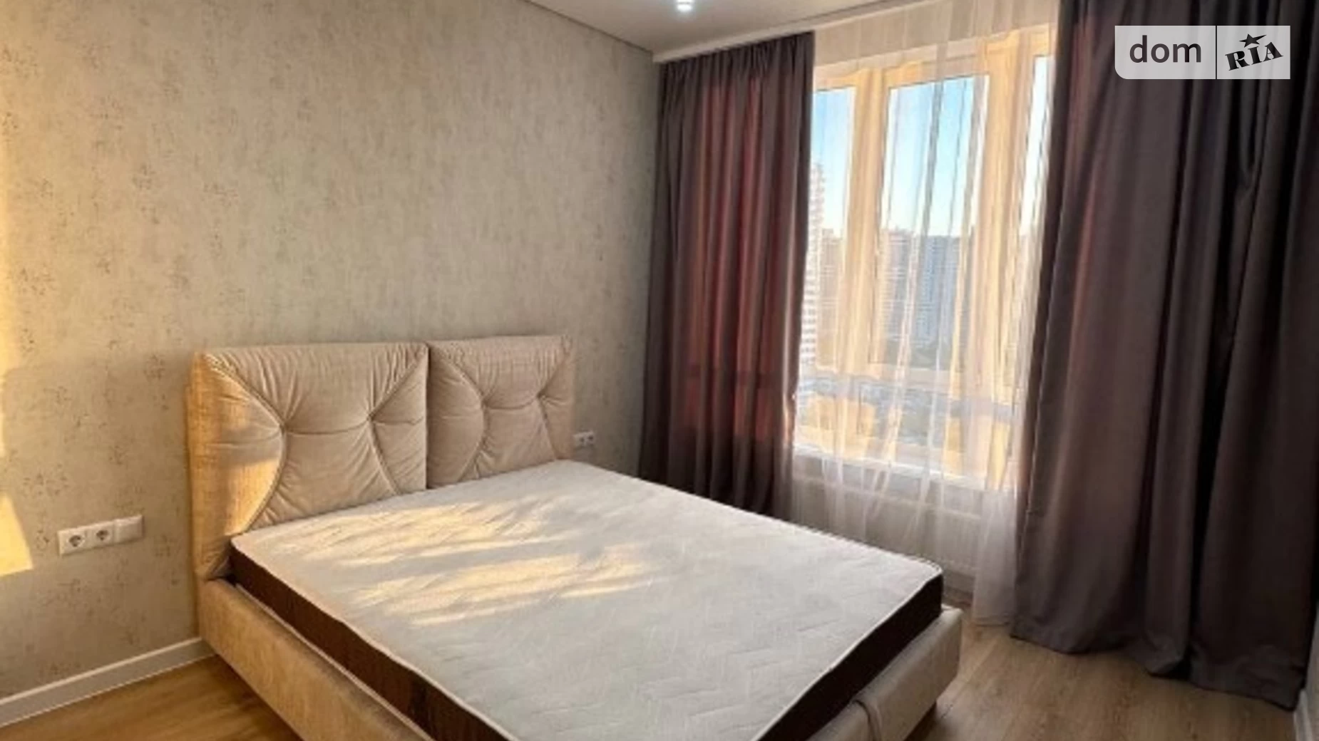 Продается 1-комнатная квартира 45 кв. м в Одессе, ул. Толбухина, 135