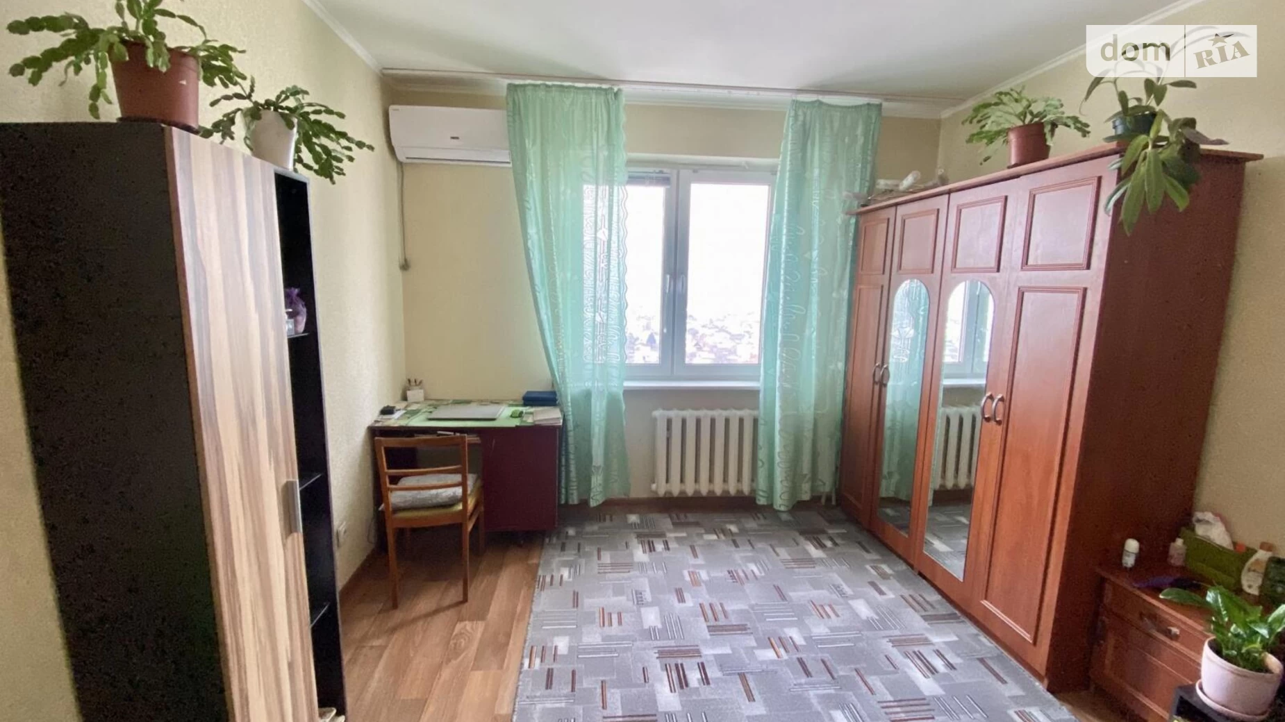 Продається 1-кімнатна квартира 43 кв. м у Києві, вул. Ващенка Григорія