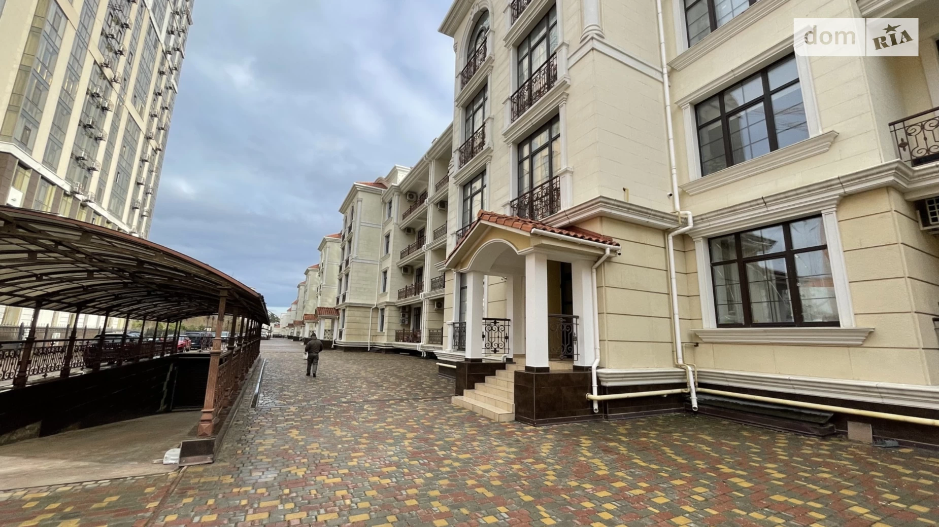 Продается 1-комнатная квартира 49.6 кв. м в Одессе, бул. Французский - фото 2