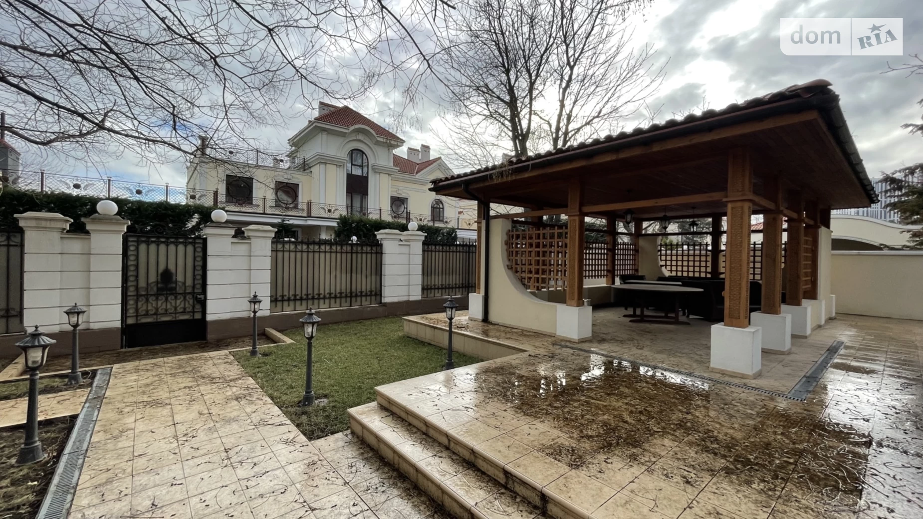 Продается дом на 3 этажа 622 кв. м с балконом, цена: 2900000 $ - фото 4