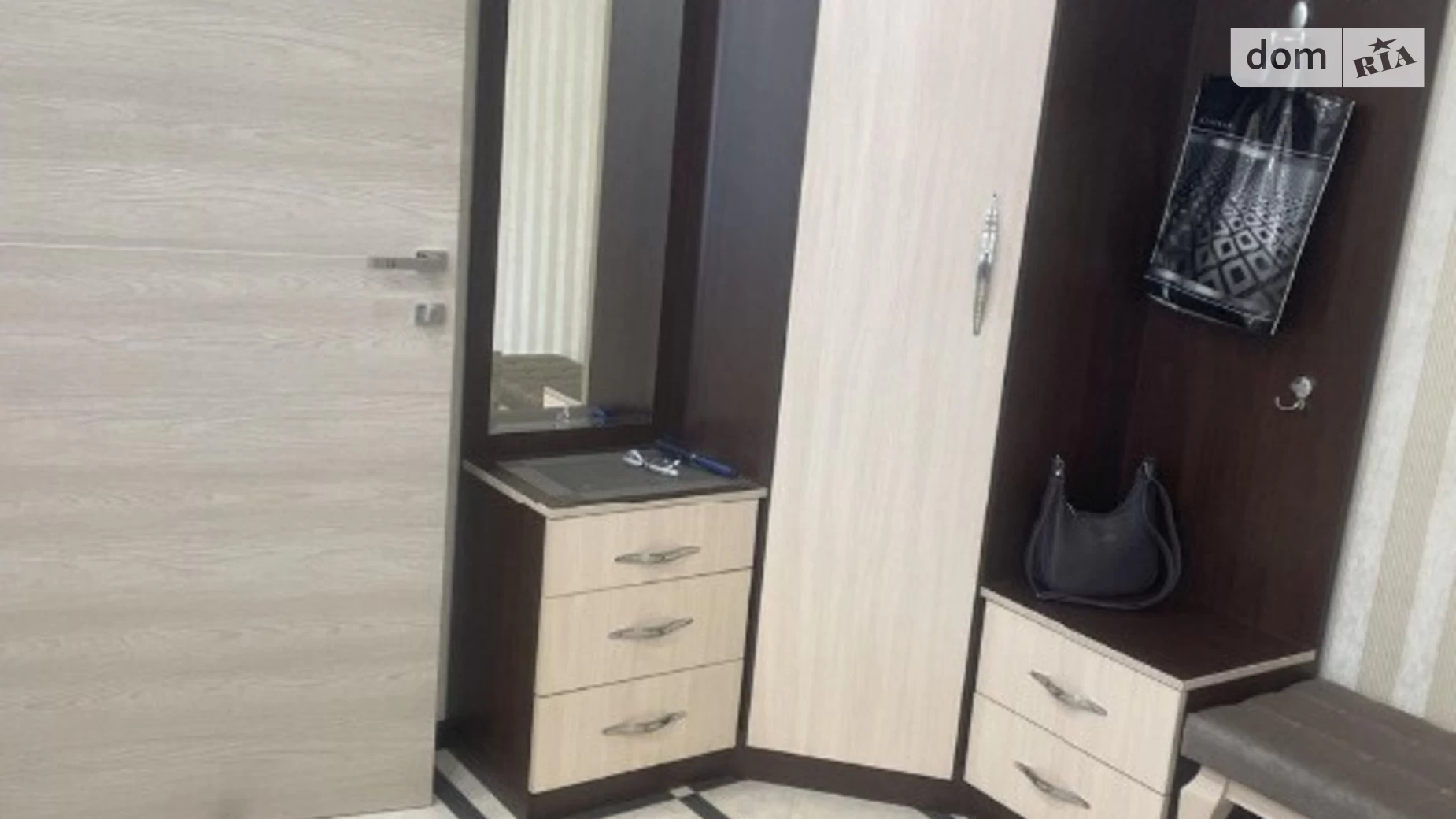 Продается 1-комнатная квартира 52.5 кв. м в Одессе, ул. Марсельская