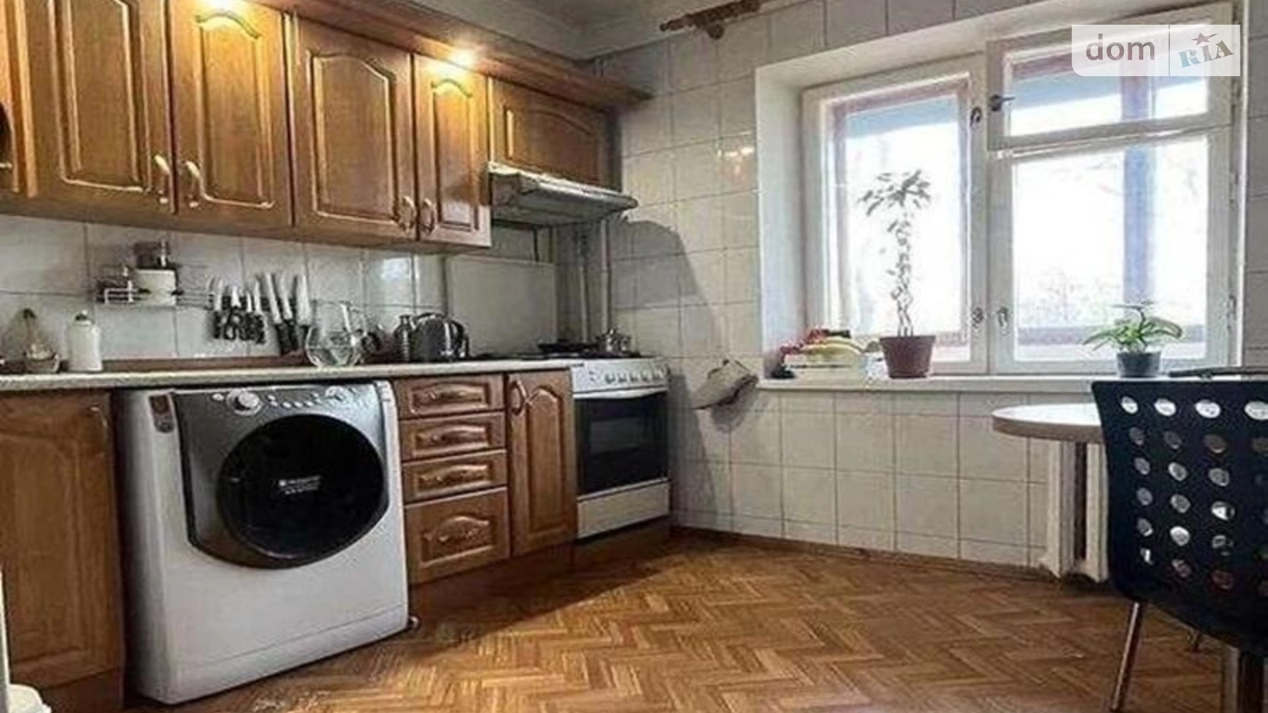 Продается 2-комнатная квартира 53 кв. м в Киеве, ул. Кубанской Украины, 24А