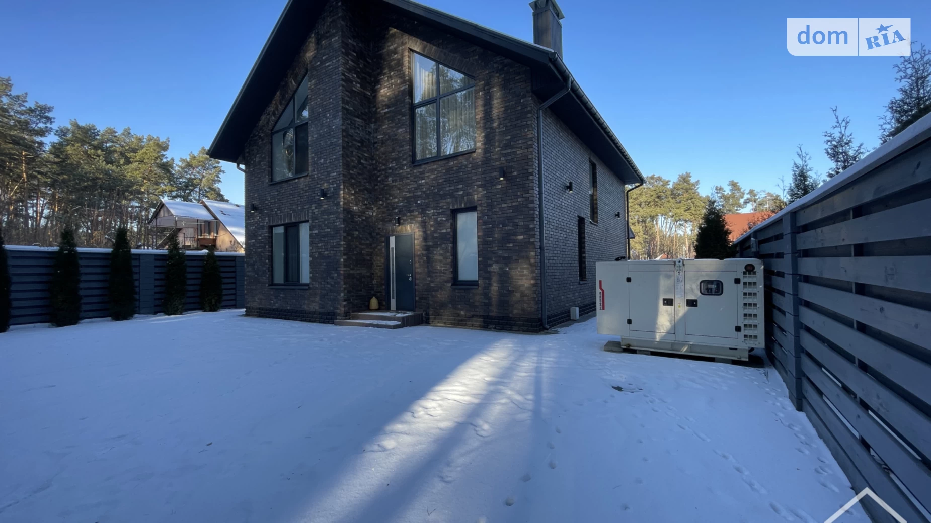 Продается дом на 2 этажа 210 кв. м с бассейном, цена: 360000 $ - фото 2