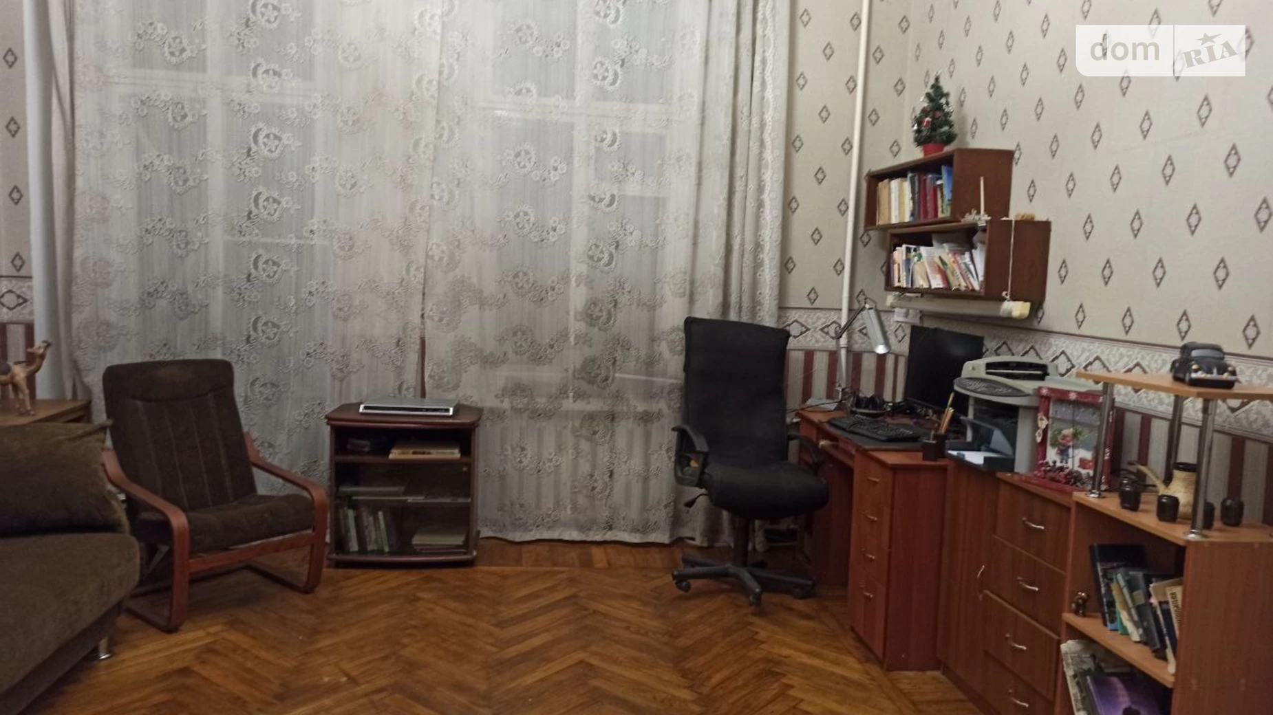 Продається 4-кімнатна квартира 129 кв. м у Одесі, вул. Новосельського