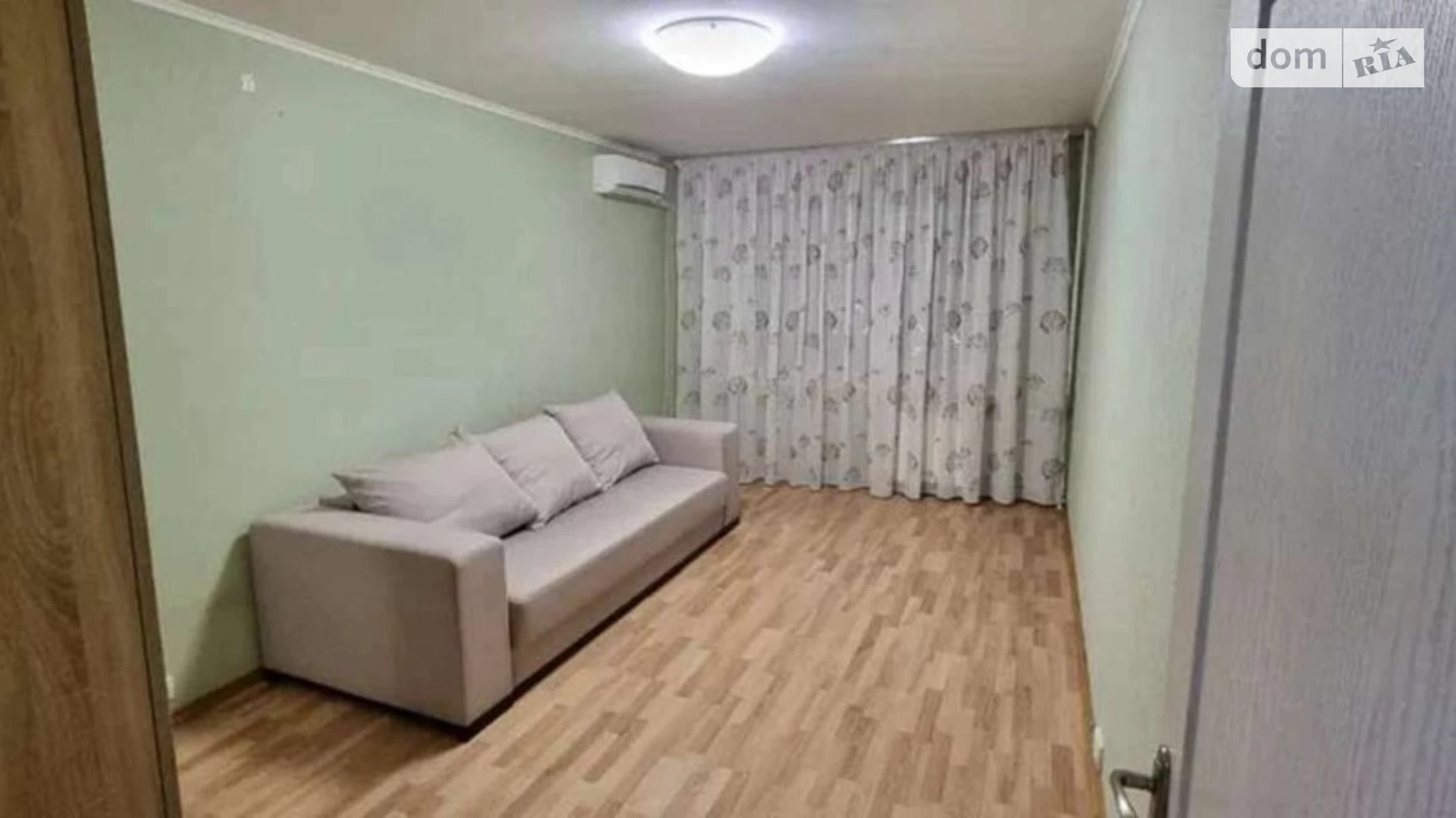 Продается 1-комнатная квартира 39 кв. м в Киеве, просп. Владимира Ивасюка, 39