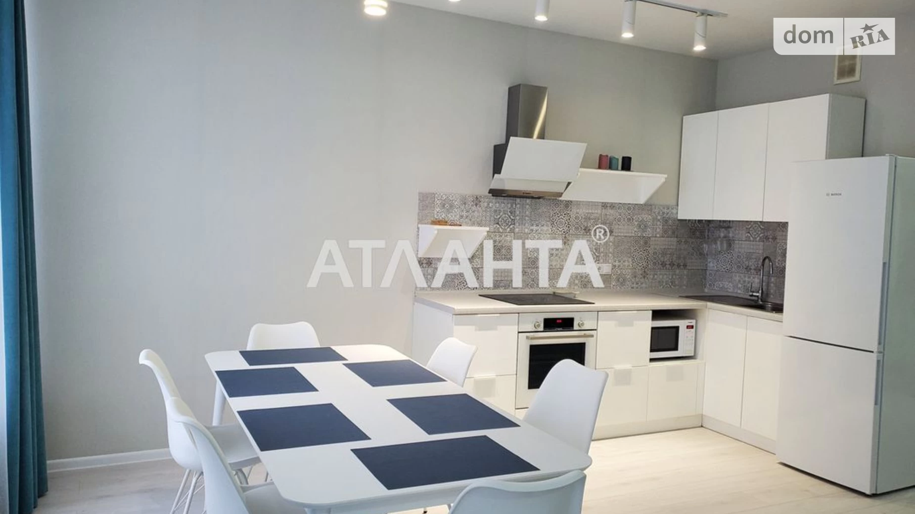Продается 1-комнатная квартира 53 кв. м в Одессе, ул. Новобереговая, 12А - фото 2