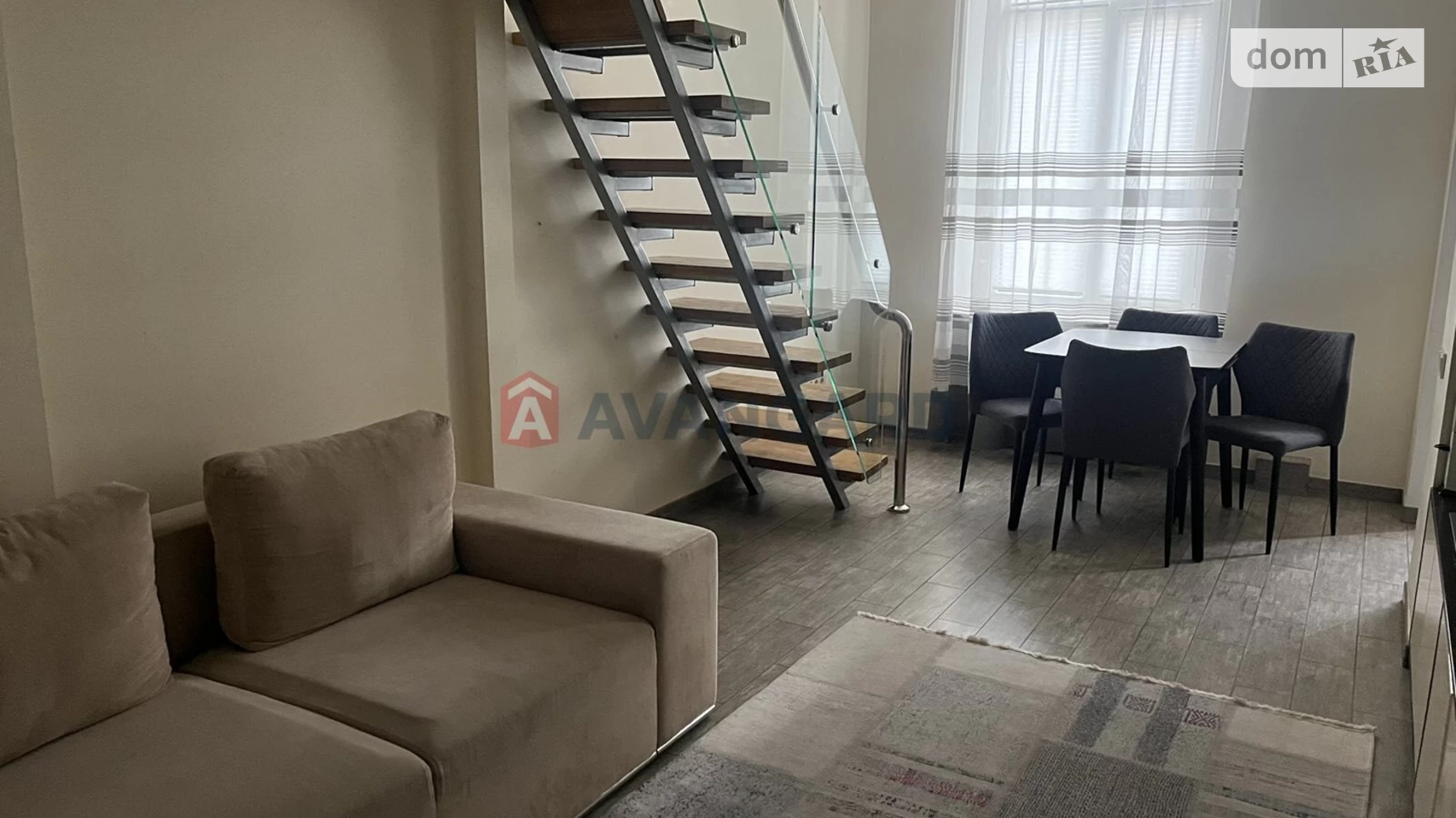 Продается 2-комнатная квартира 42 кв. м в Киеве, ул. Богдана Хмельницкого, 42