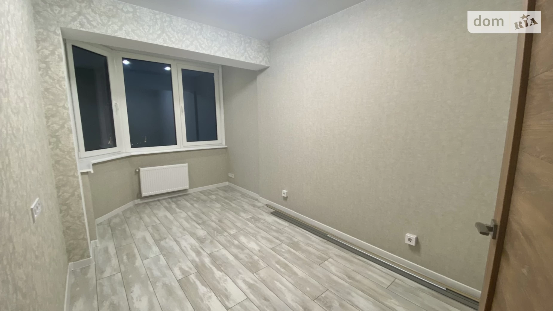 Продається 1-кімнатна квартира 32 кв. м у Одесі, вул. Маршала Малиновського