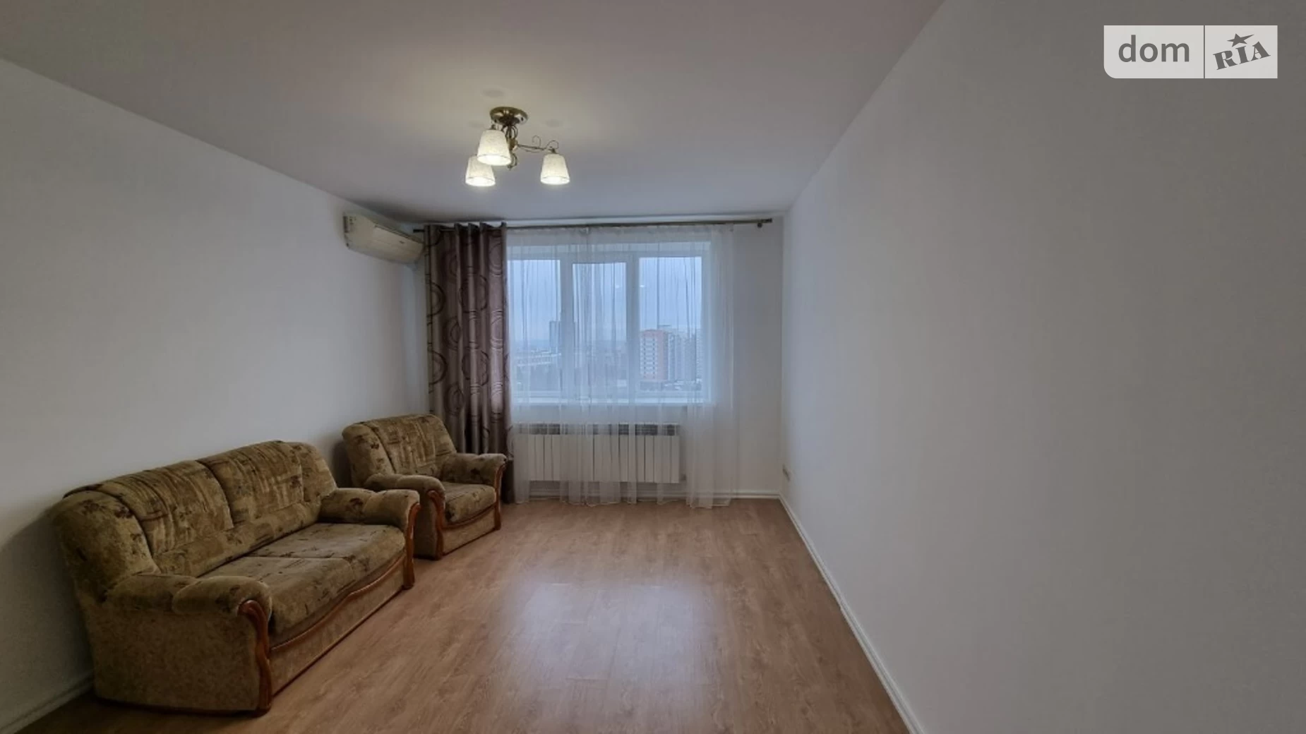 Продается 1-комнатная квартира 43.5 кв. м в Ивано-Франковске