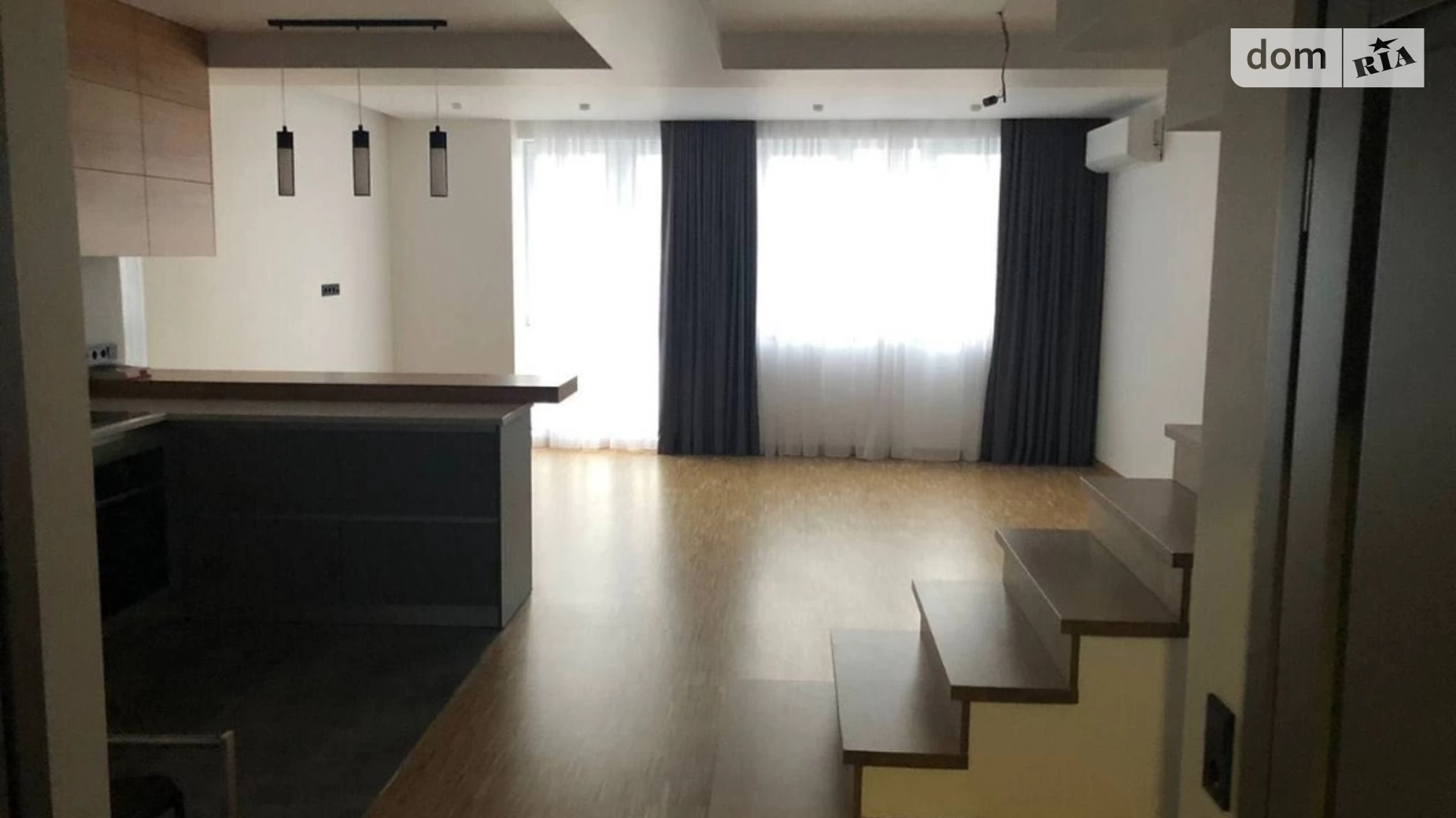 Продается 4-комнатная квартира 115 кв. м в Львове