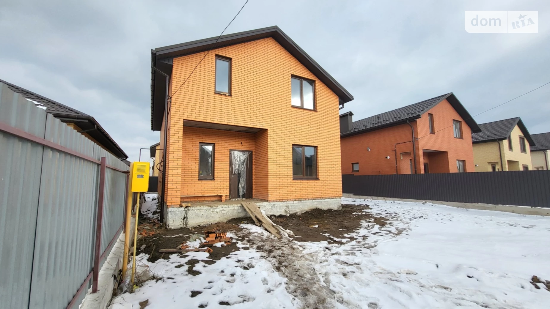 Продается дом на 2 этажа 125 кв. м с камином, цена: 85000 $ - фото 2