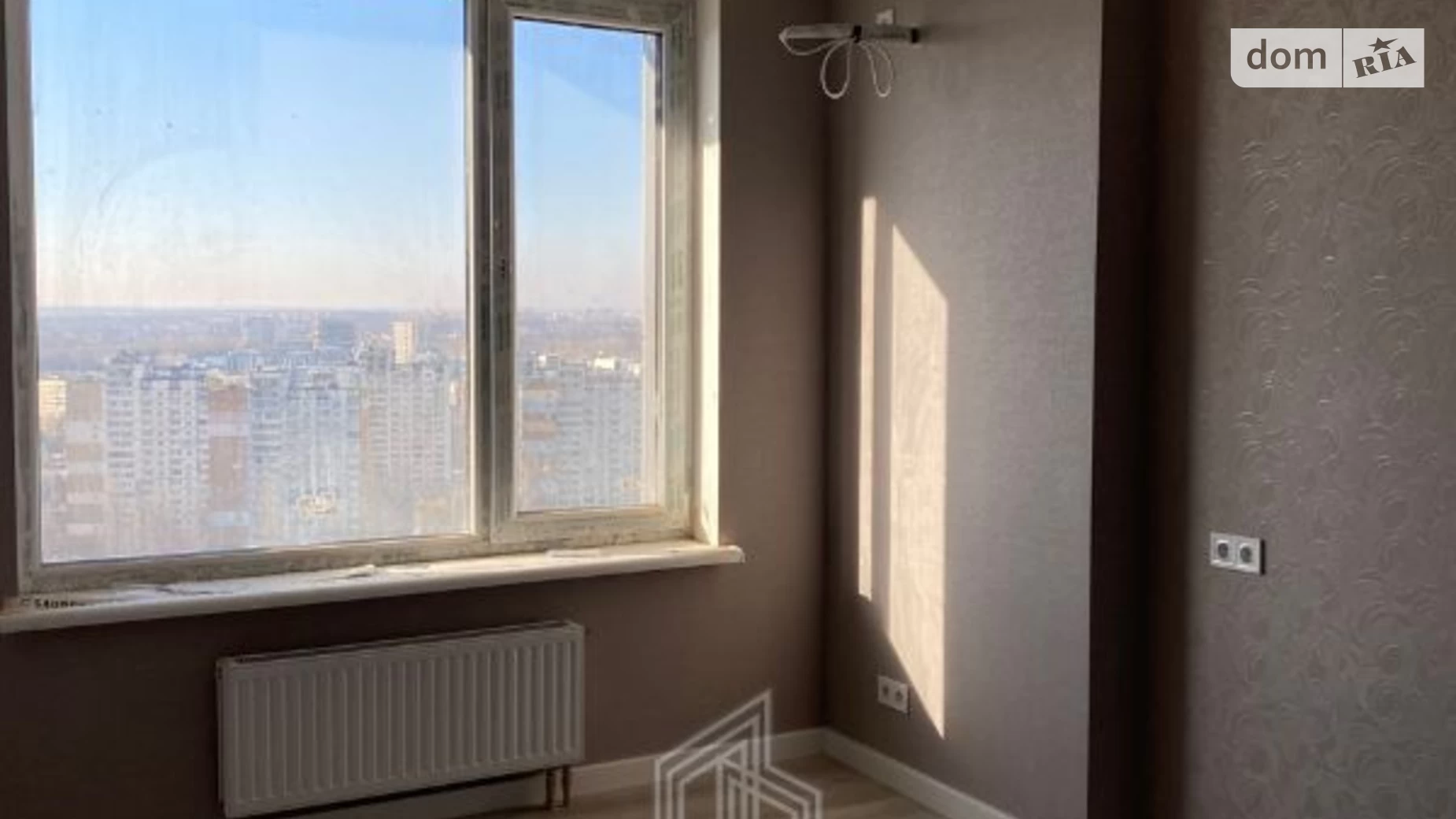 Продается 1-комнатная квартира 40 кв. м в Киеве, ул. Академика Заболотного, 1А