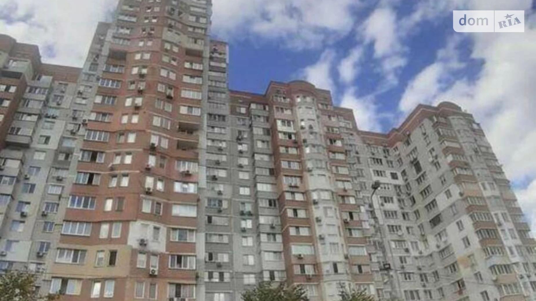 Продается 3-комнатная квартира 95 кв. м в Киеве, ул. Николая Амосова, 4