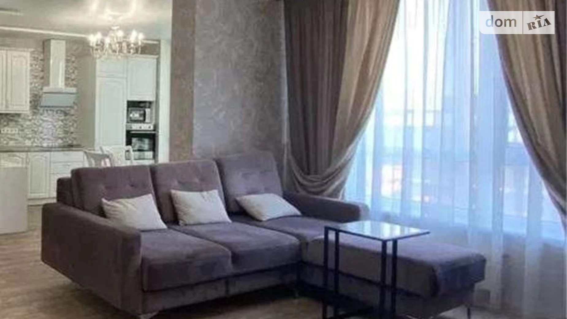 Продается 2-комнатная квартира 62 кв. м в Киеве, ул. Каменская, 128