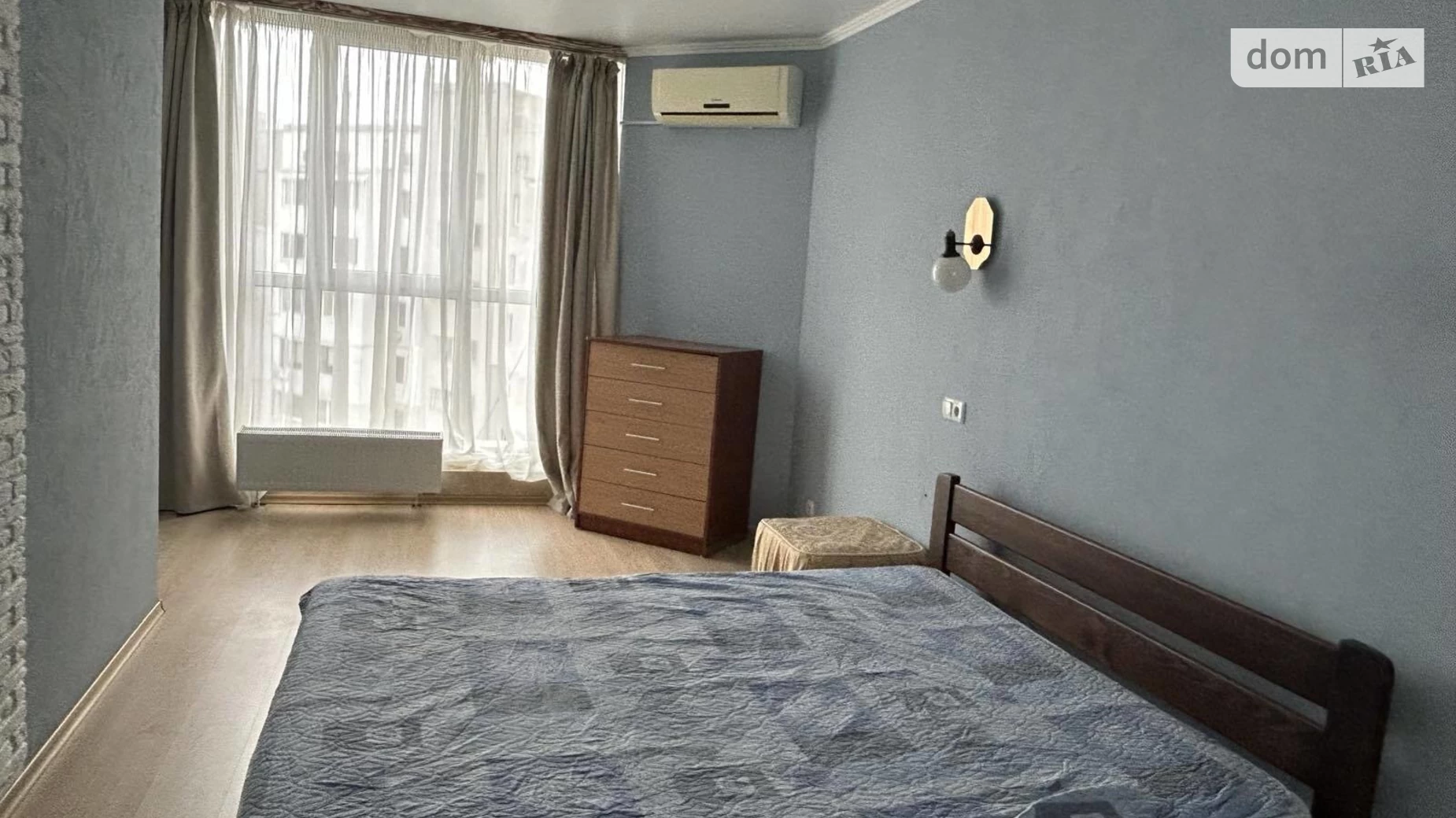 Продается 1-комнатная квартира 48 кв. м в Одессе, ул. Среднефонтанская