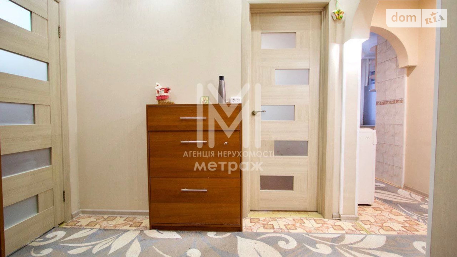 Продається 2-кімнатна квартира 45 кв. м у Харкові, ул. Енвера Ахсарова, 3
