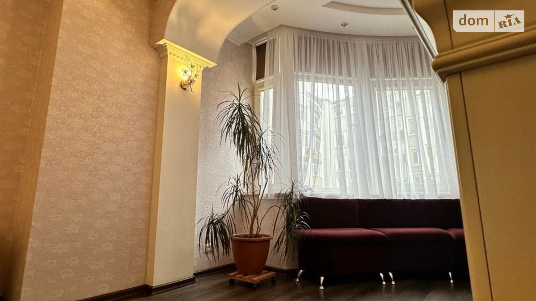 Продается 3-комнатная квартира 161 кв. м в Одессе, пер. Каркашадзе