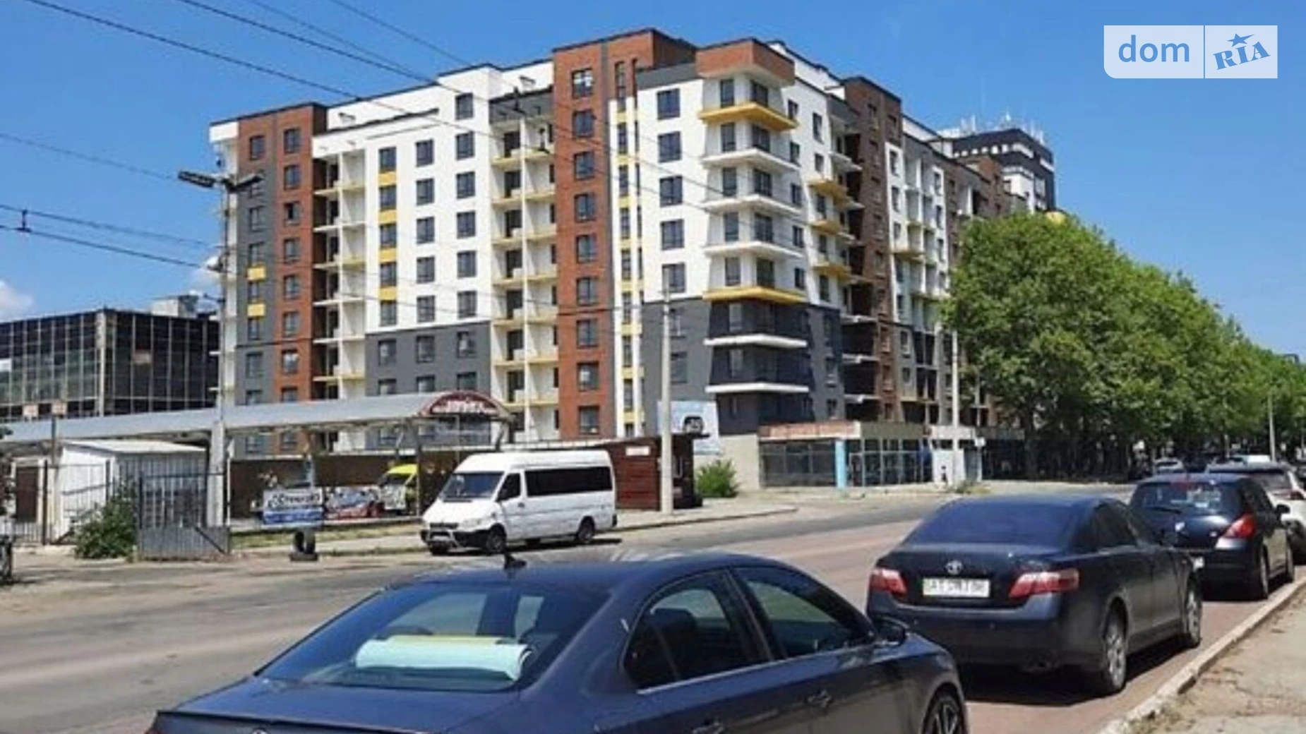 Продается 4-комнатная квартира 124 кв. м в Ивано-Франковске, вул. Вовчинецька