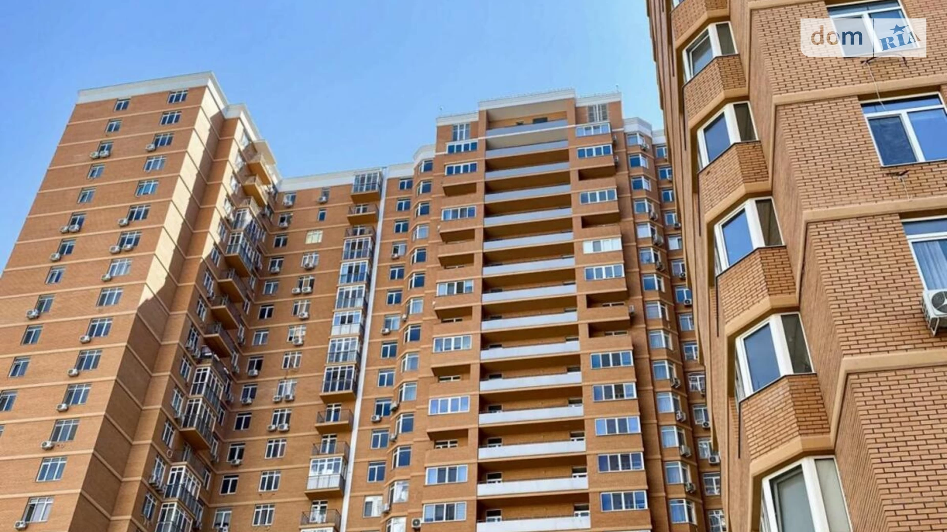 Продается 1-комнатная квартира 52 кв. м в Одессе, ул. Жаботинского, 56А