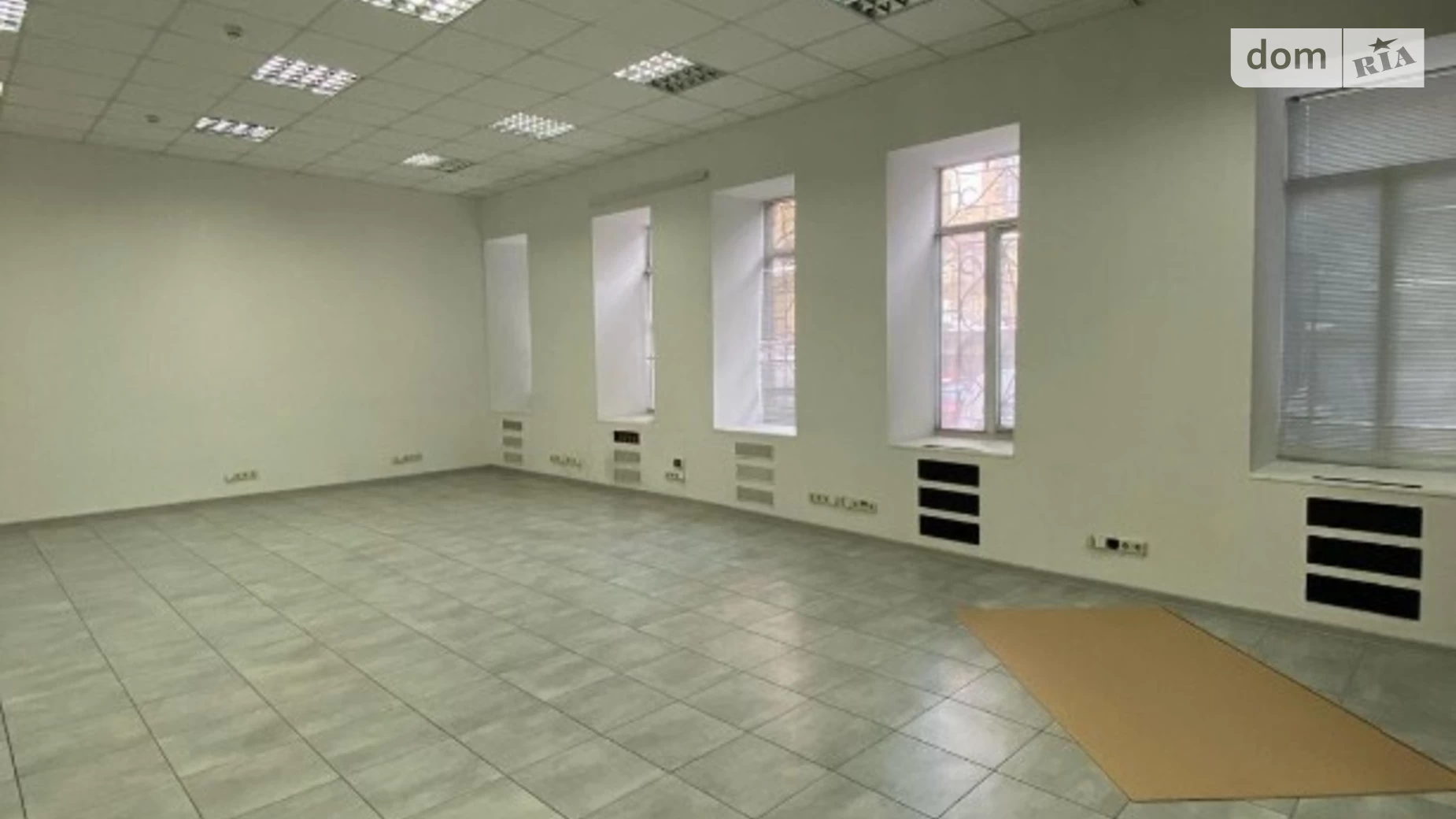 Сдается в аренду офис 77.6 кв. м в бизнес-центре, цена: 20176 грн - фото 3