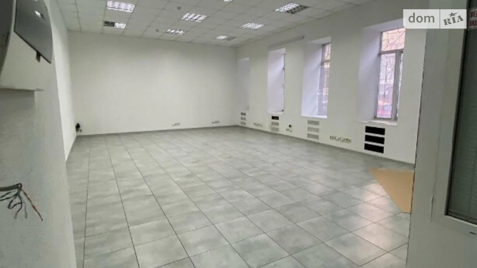 Сдается в аренду офис 77.6 кв. м в бизнес-центре, цена: 20176 грн - фото 4