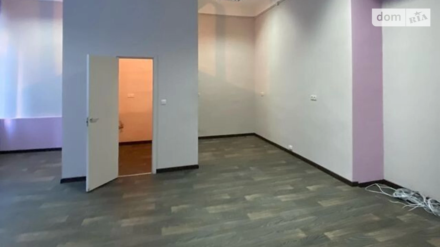 Сдается в аренду офис 73.21 кв. м в бизнес-центре, цена: 19000 грн - фото 4