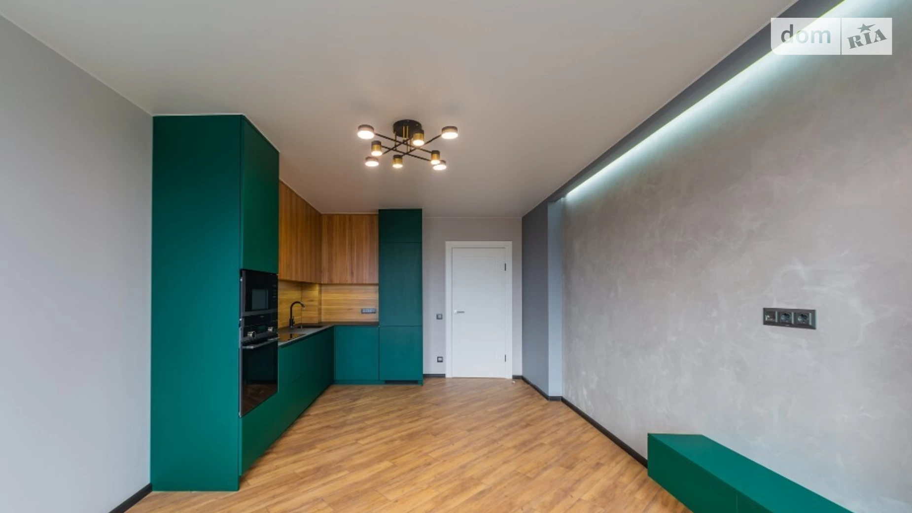 Продается 1-комнатная квартира 53 кв. м в Киеве, ул. Михаила Максимовича, 32А