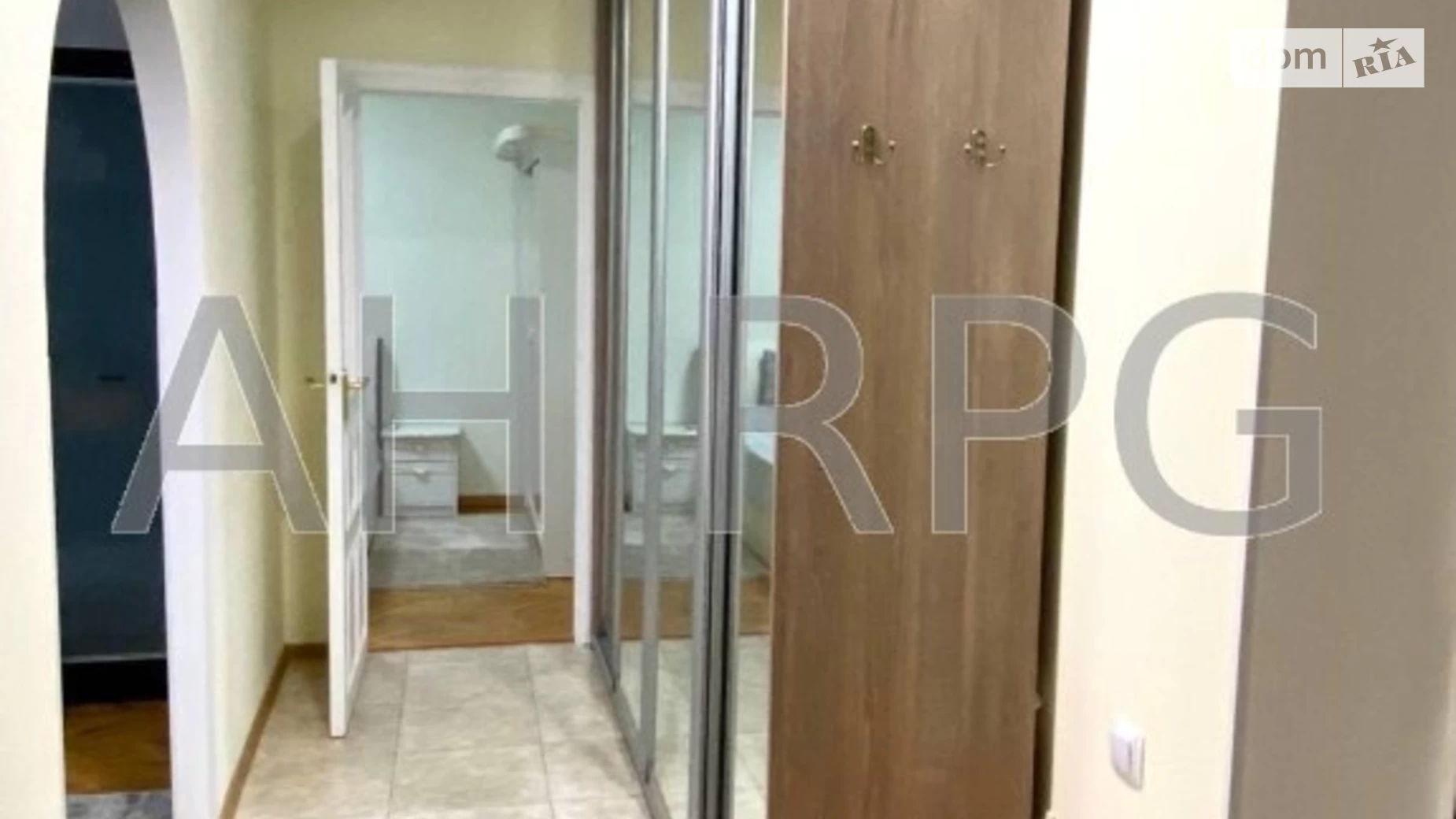 Продается 2-комнатная квартира 50 кв. м в Киеве, ул. Дегтяревская, 26Б