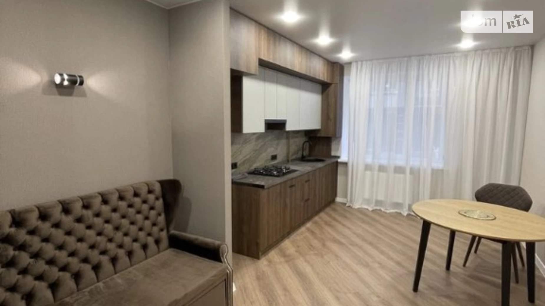Продается 2-комнатная квартира 62 кв. м в Хмельницком, ул. Степана Бандеры, 7