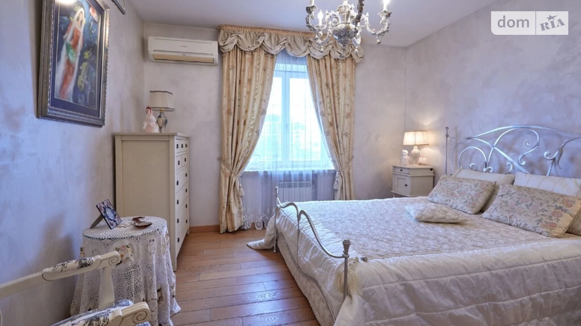 Продается 2-комнатная квартира 75 кв. м в Киеве, ул. Александра Конисского(Тургеневская), 64-68