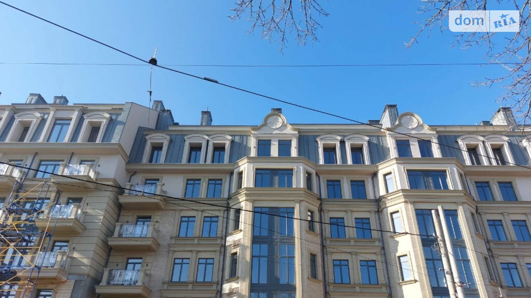 Продается 3-комнатная квартира 97.6 кв. м в Одессе