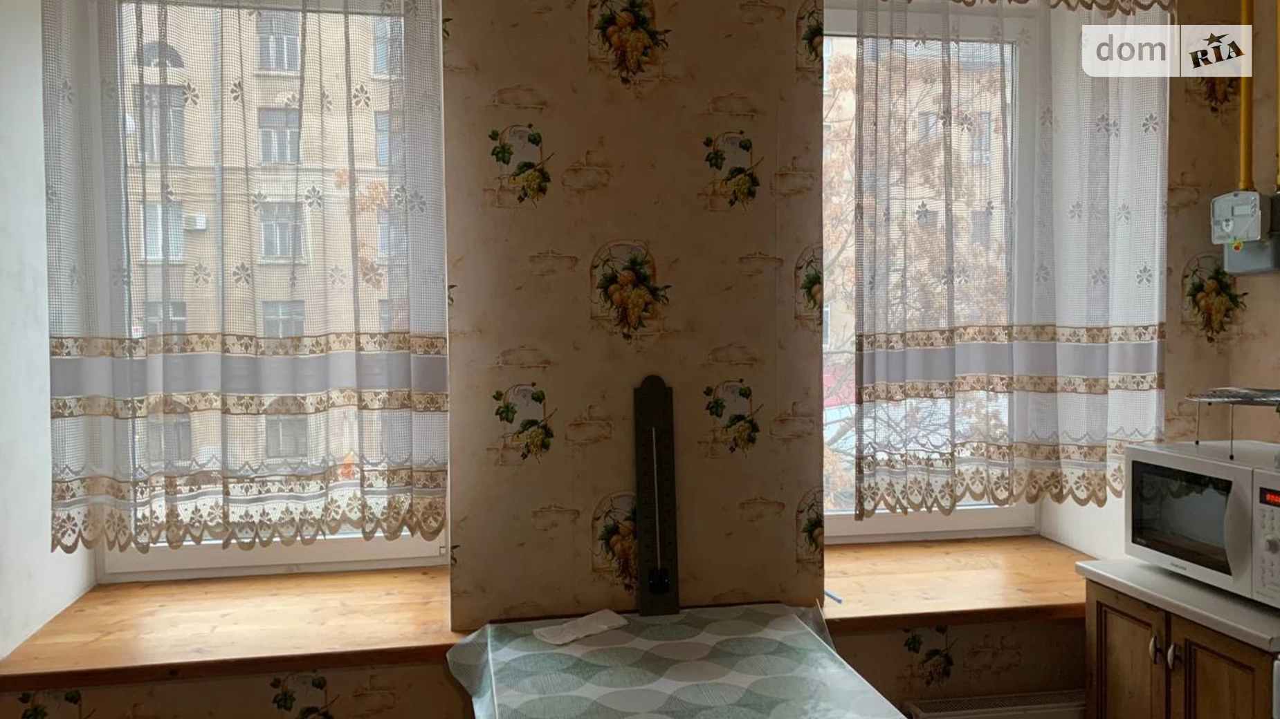 Продается 2-комнатная квартира 80.7 кв. м в Одессе, ул. Базарная