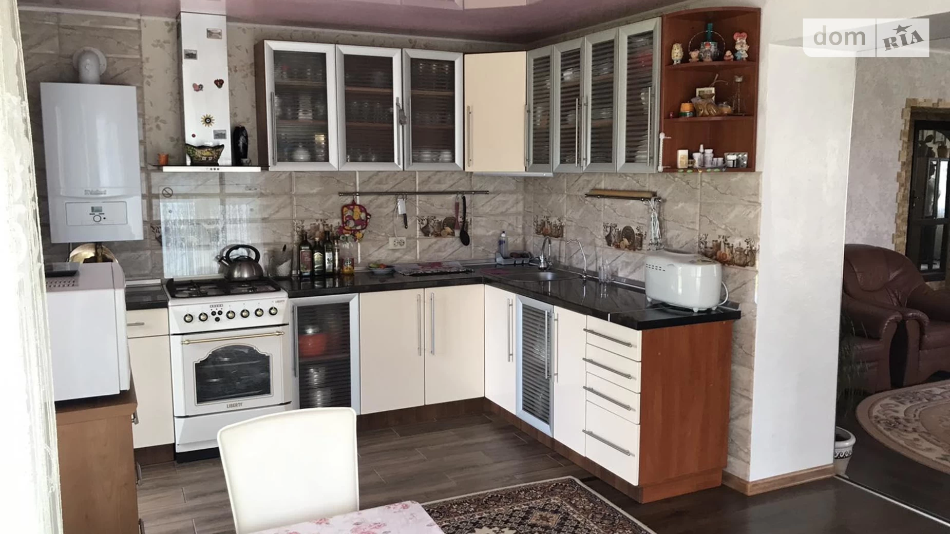 Продается дом на 3 этажа 320 кв. м с баней/сауной, цена: 215000 $ - фото 4