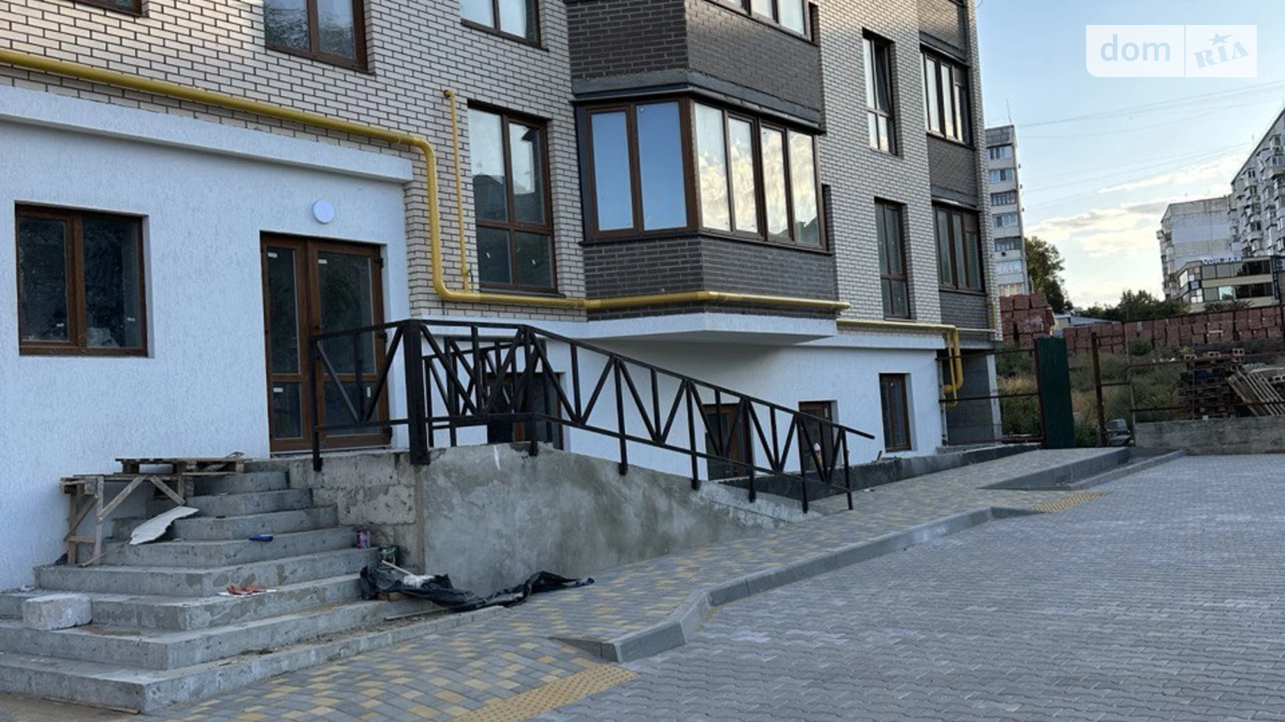Продается 1-комнатная квартира 44 кв. м в Черноморске, ул. Парковая