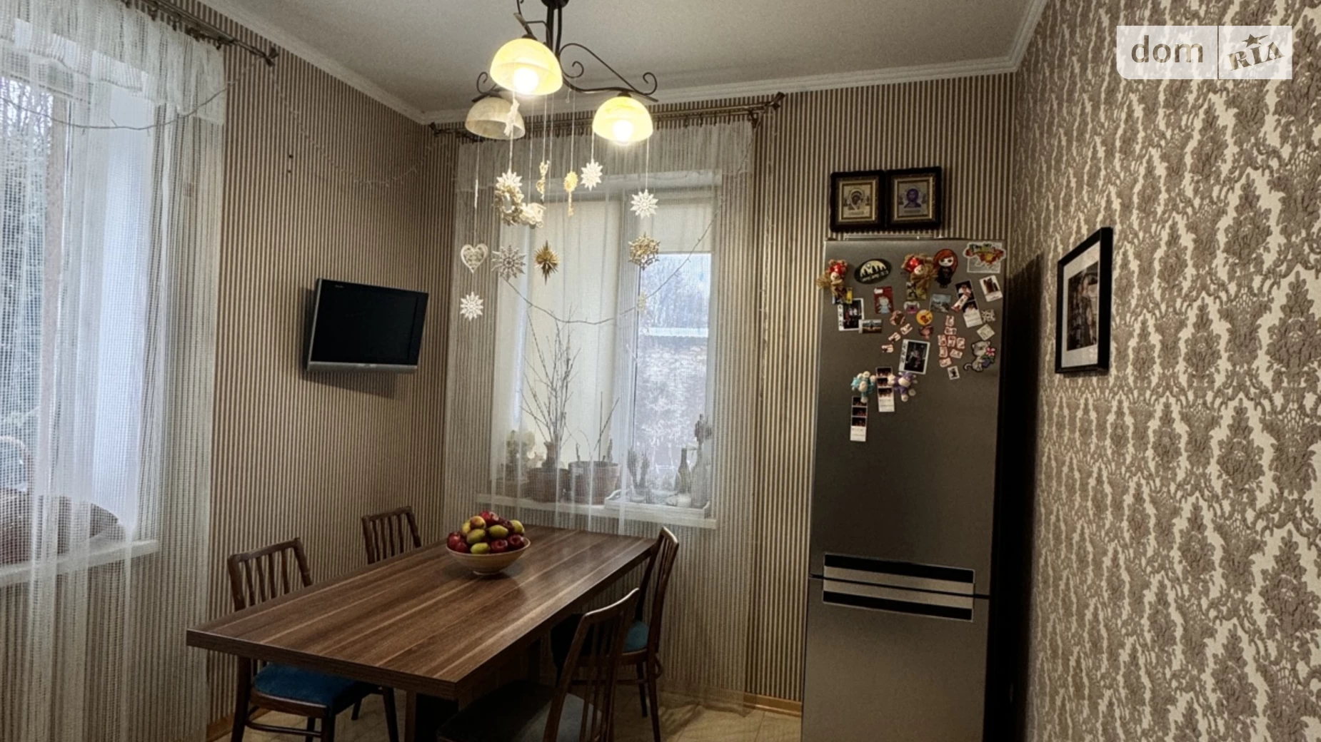 Продается 2-комнатная квартира 72 кв. м в Ровно, ул. Котляревского