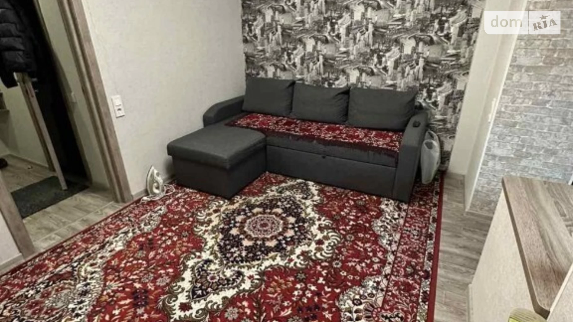 Продается 1-комнатная квартира 40 кв. м в Полтаве, ул. Героев Украины(Героев Сталинграда)