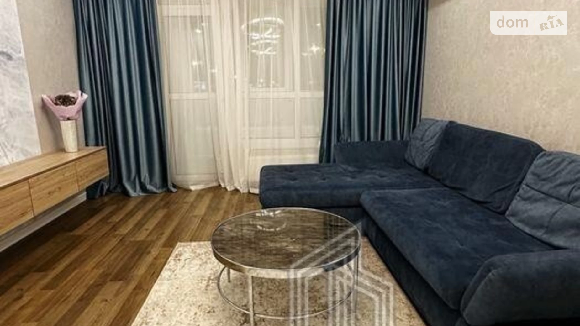 Продается 3-комнатная квартира 81 кв. м в Киеве, просп. Европейского Союза(Правды), 41