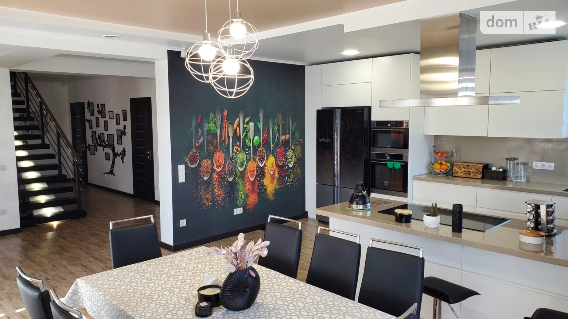 Продается дом на 2 этажа 370 кв. м с бассейном, цена: 445000 $ - фото 4