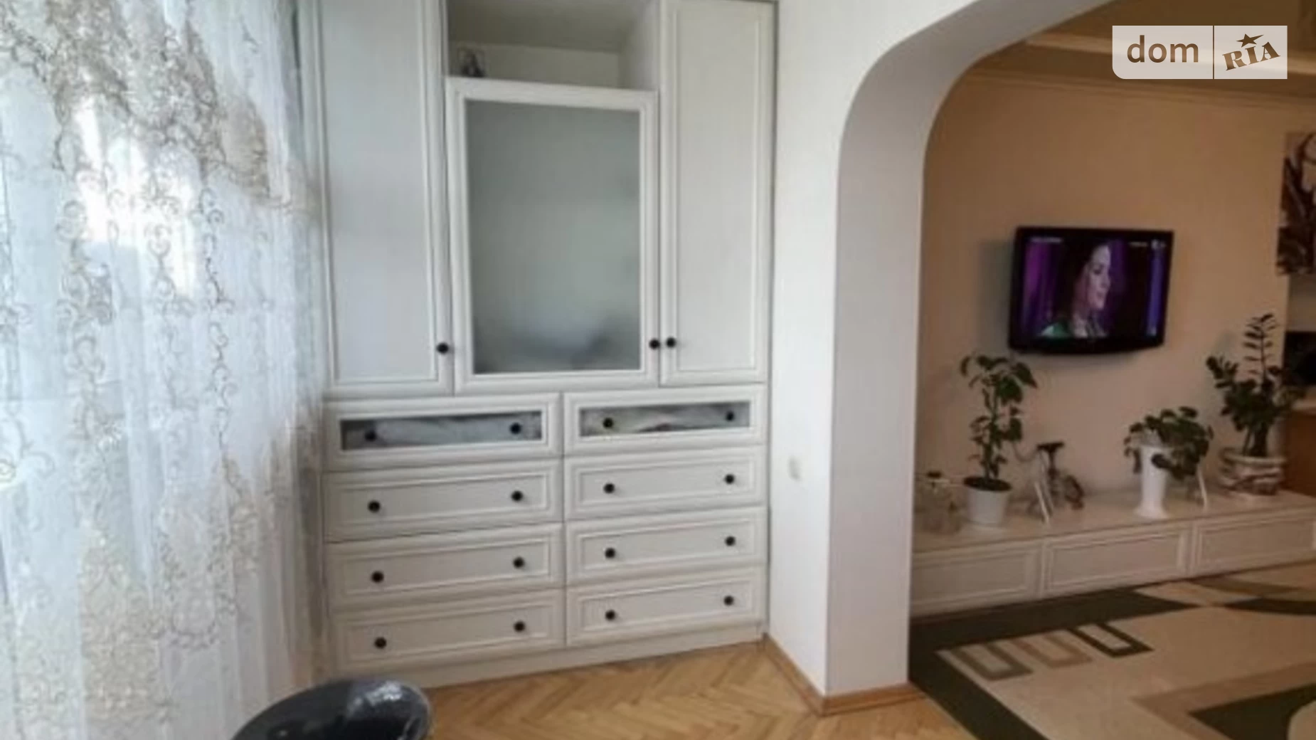 Продается 2-комнатная квартира 55 кв. м в Одессе, ул. Варненская, 13