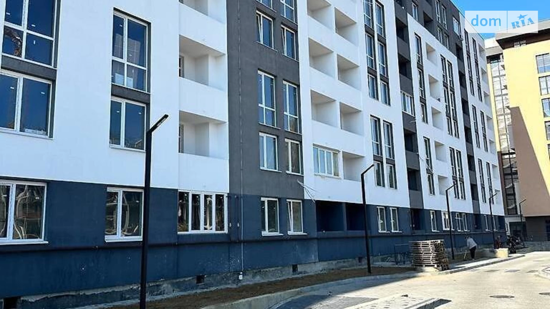 Продается 2-комнатная квартира 77 кв. м в Ужгороде, ул. Воссоединения, 23