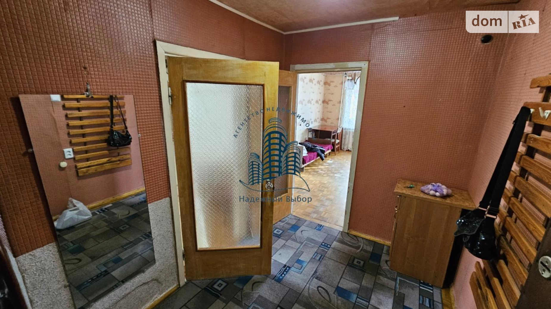 Продається 3-кімнатна квартира 52 кв. м у Полтаві, вул. Макаренка