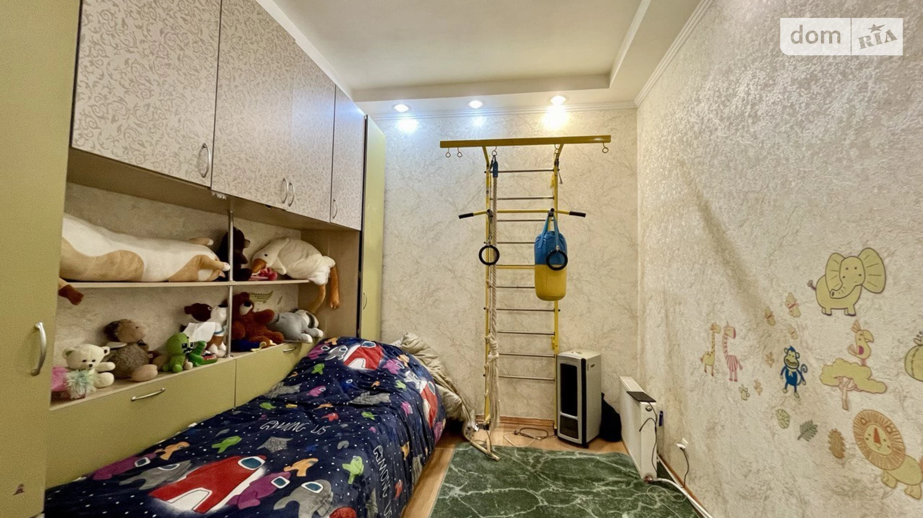 Продается 3-комнатная квартира 102 кв. м в Хмельницком, ул. Черновола