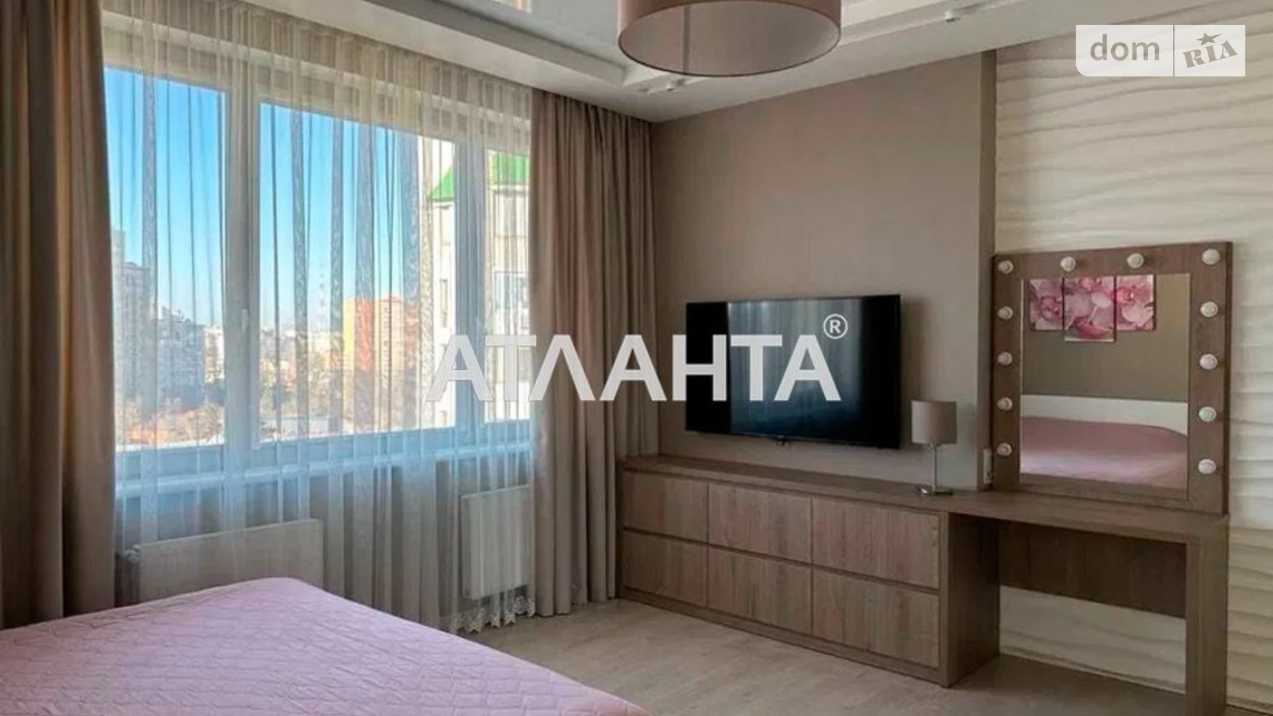 Продается 2-комнатная квартира 69 кв. м в Одессе, ул. Генуэзская
