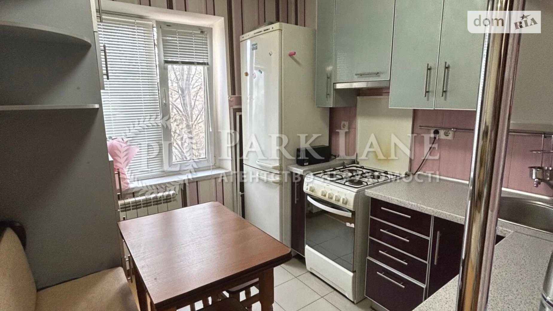 Продается 1-комнатная квартира 35 кв. м в Киеве, ул. Лукьяновская